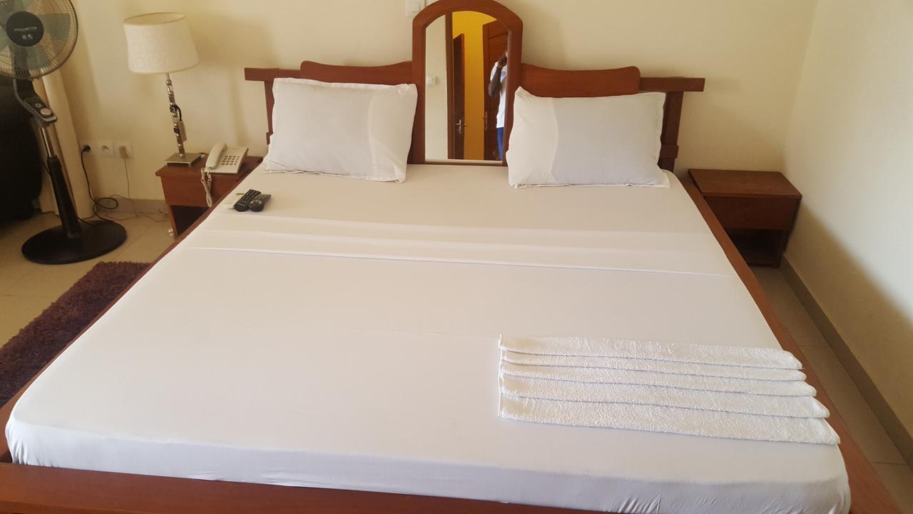 Hotels Residences Easy 科托努 外观 照片